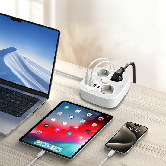 TechProtection PowerStrip verlengstekker met 2 USB-A, 2 USB-C en 3 Euro stekkers wit