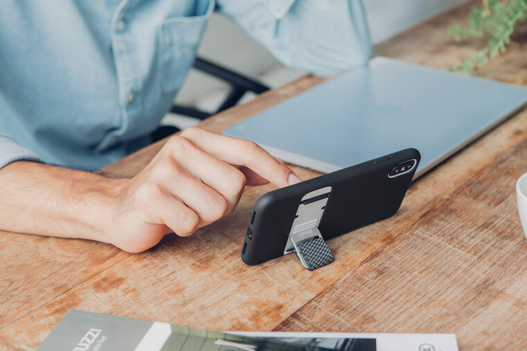 Moshi Capto iPhone Xs Max hoesje Zwart