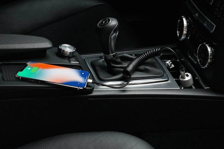 Just Mobile HighWay Max 4.8A Lightning auto oplader Zilver