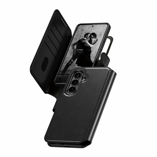 PanzerGlass CARE 2 in 1 Wallet MagSafe Galaxy S26+ Plus hoesje zwart
