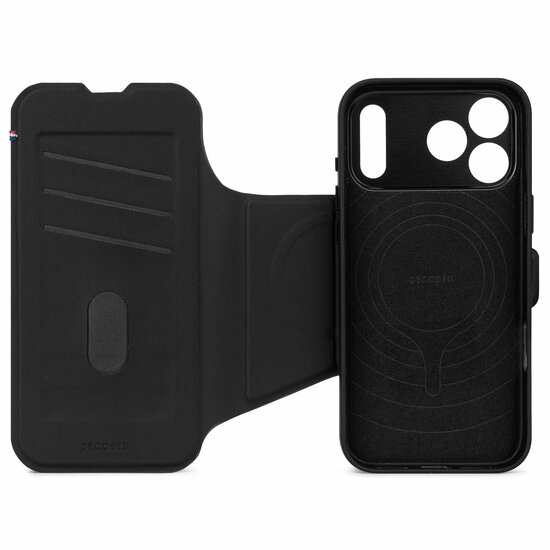 Decoded Textured Silicone 2 in 1 Wallet iPhone 17 Pro hoesje zwart