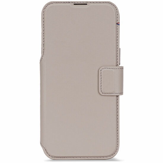 Decoded Leather Detachable 2 in 1&nbsp;Wallet iPhone 17 Pro hoesje beige