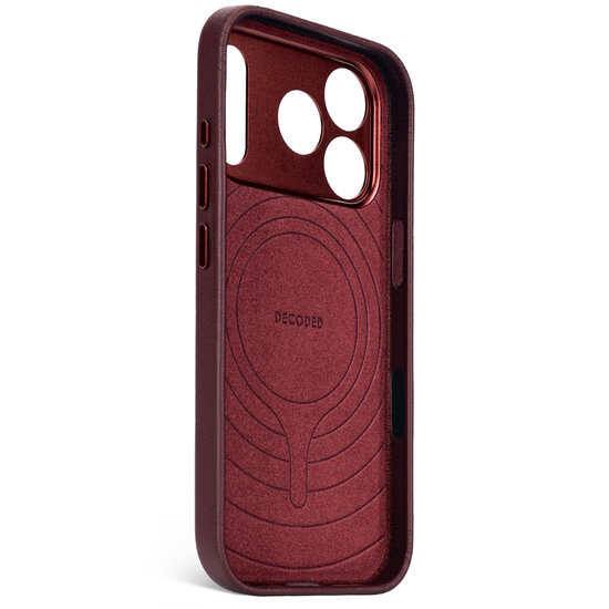 Decoded Leather backcover iPhone 17 Pro Max hoesje dark ruby
