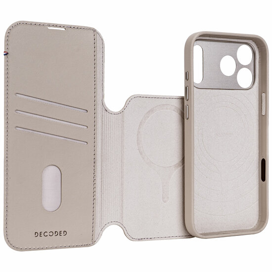 Decoded Leather Detachable 2 in 1&nbsp;Wallet iPhone 17 Pro Max hoesje beige
