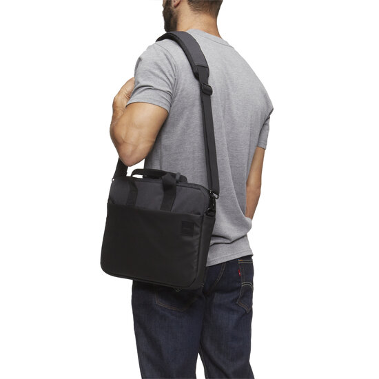 Incase Compass 15 inch schoudertas Rood