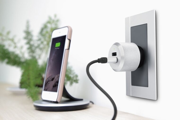 Just Mobile AluPlug muurlader Silver