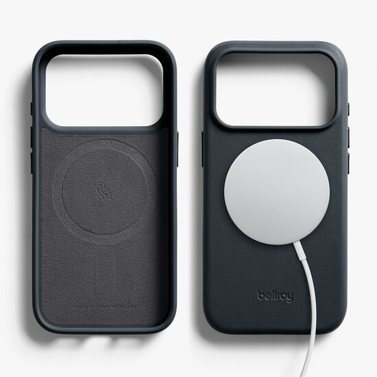 Bellroy leather iPhone 17 Pro hoesje navy
