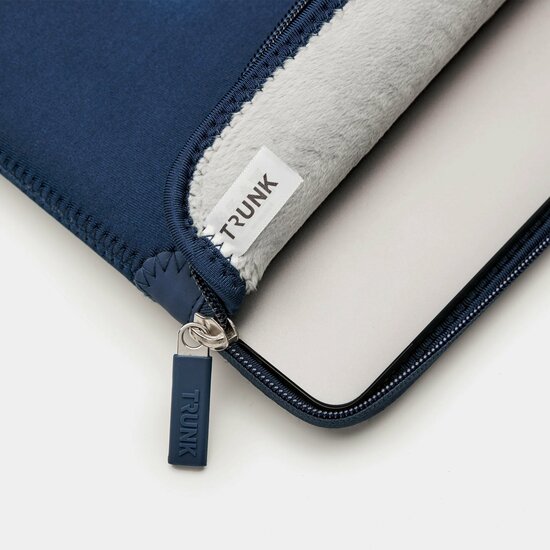 TRUNK Neoprene MacBook Pro 14 inch sleeve navy blauw