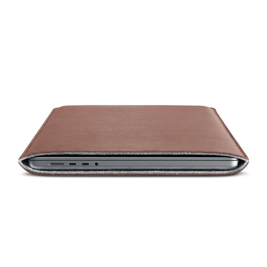 Woolnut Leather MacBook Pro 16 inch M1 sleeve Bruin
