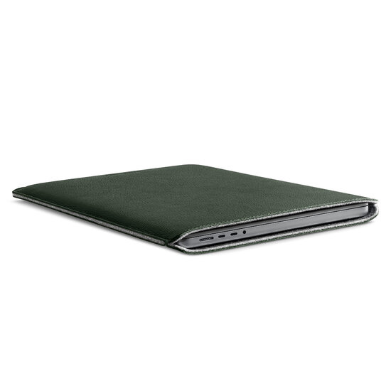 Woolnut Leather MacBook Pro 16 inch M1 sleeve Groen
