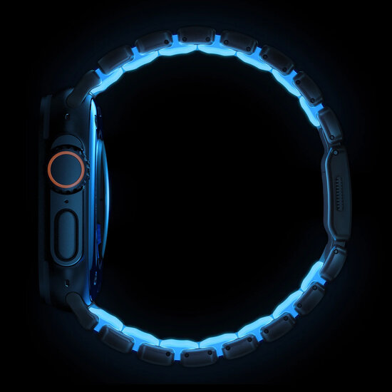 Nomad Stratos Armband aus Titan Apple Watch 49 / 46 / 45 mm, Armband schwarz / icy blue