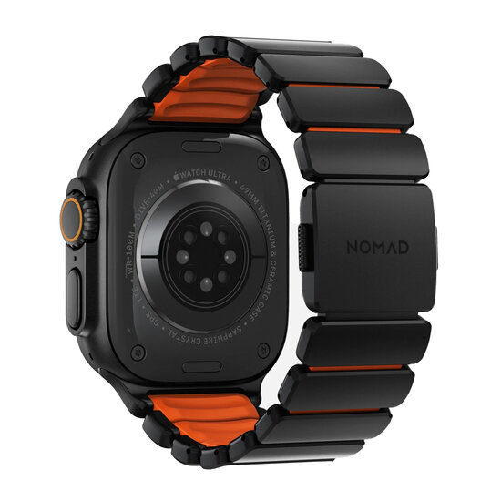 Nomad Stratos Band titanium Apple Watch 49 / 46 / 45 mm bandje zwart / oranje