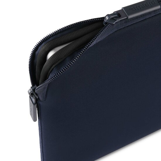 Pipetto Classic MacBook Neo 13 inch sleeve blauw
