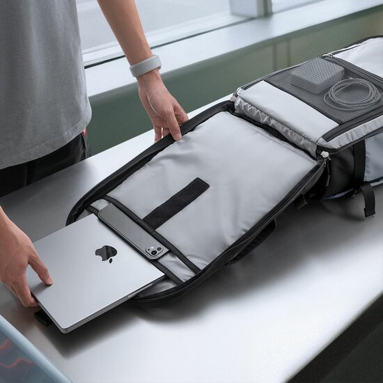 TechProtection Defender Travel Laptop Cabin Backpack 24L 40 x 30 x 20 cm grau