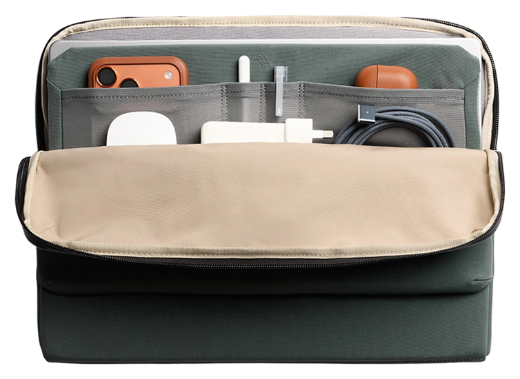 Bellroy Laptop Caddy MacBook 15 / 16 inch sleeve everglade