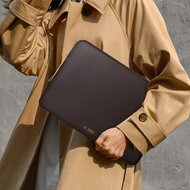 TechProtection Fleece MacBook 13 / 14 inch sleeve donkerbruin