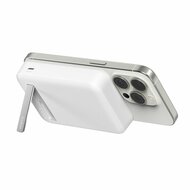 Belkin MagSafe Qi2 10000 mAh powerbank met stand wit
