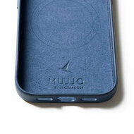 Mujjo Full Leather iPhone 17 Pro hoesje blauw