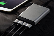Just Mobile AluCharge USB oplader Zilver