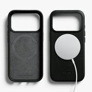 Bellroy leather iPhone 17 Pro Max hoesje zwart