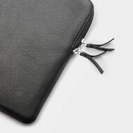 TRUNK Leather MacBook Pro 16 inch sleeve zwart
