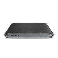 Woolnut Leather MacBook Pro 16 inch M1 sleeve Zwart