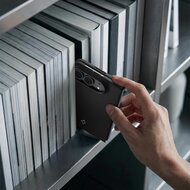 Spigen AirSkin Aramid MagSafe iPhone Duo&nbsp;hoesje zwart