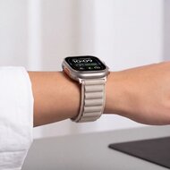TechProtection Alpine Pro Apple Watch Ultra 49 / 46 / 45 / 44 mm Armband starlight